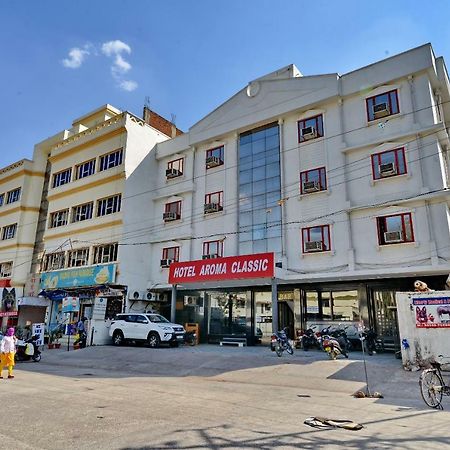 دهرادون Oyo 1822 Hotel Ambassador المظهر الخارجي الصورة